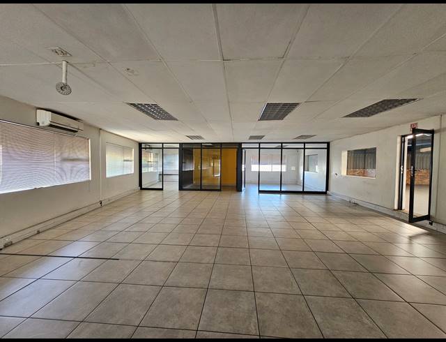 837M² WAREHOUSE FOR SALE IN TUNNEY